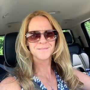 Meet your Posher, Karin